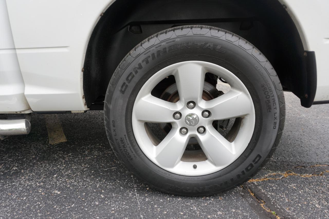 Dodge 1500 Tradesman Crew Cab SWB 4WD 2014