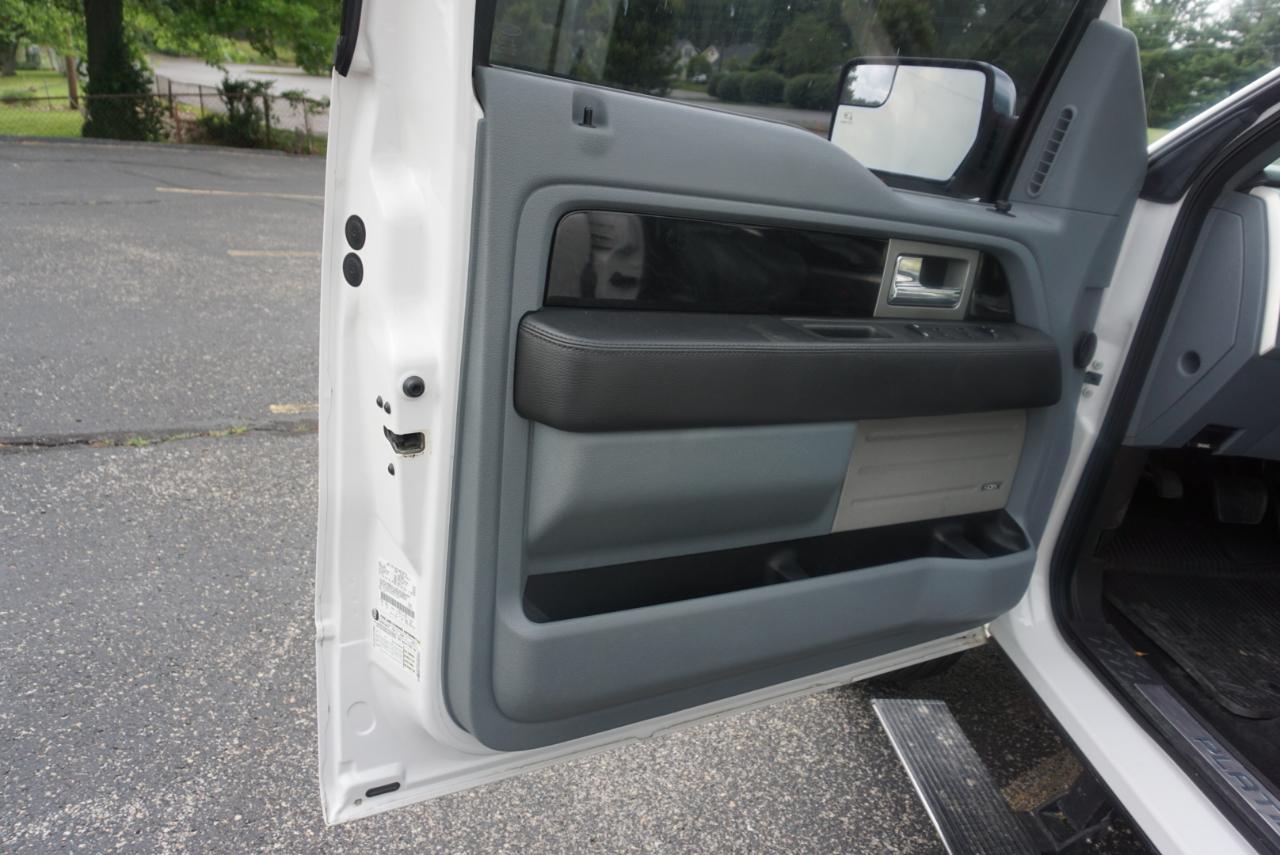 Ford F-150 Platinum SuperCrew 5.5-ft. Bed 4WD 2012