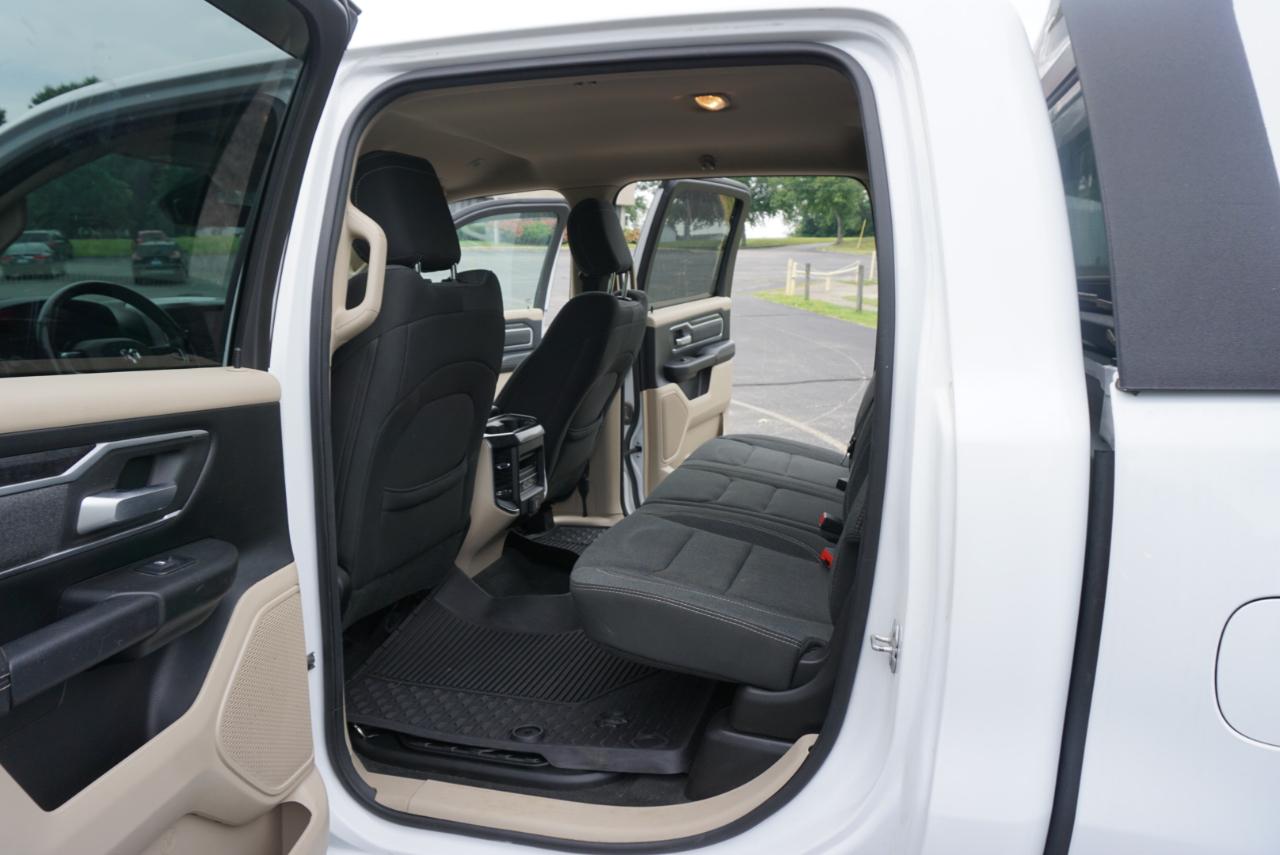 Dodge 1500 Big Horn Crew Cab SWB 4WD 2019