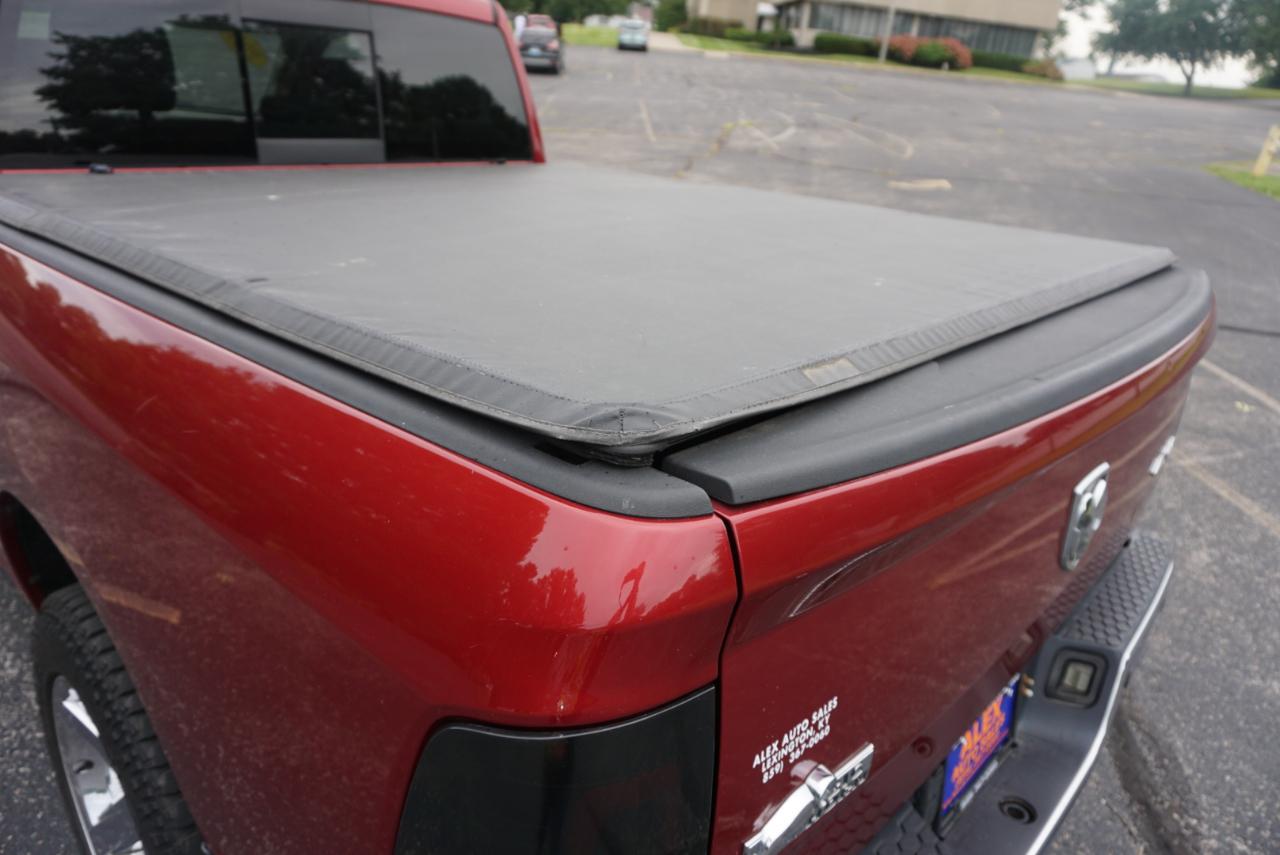 Dodge 1500 Big Horn Crew Cab 4WD 2012