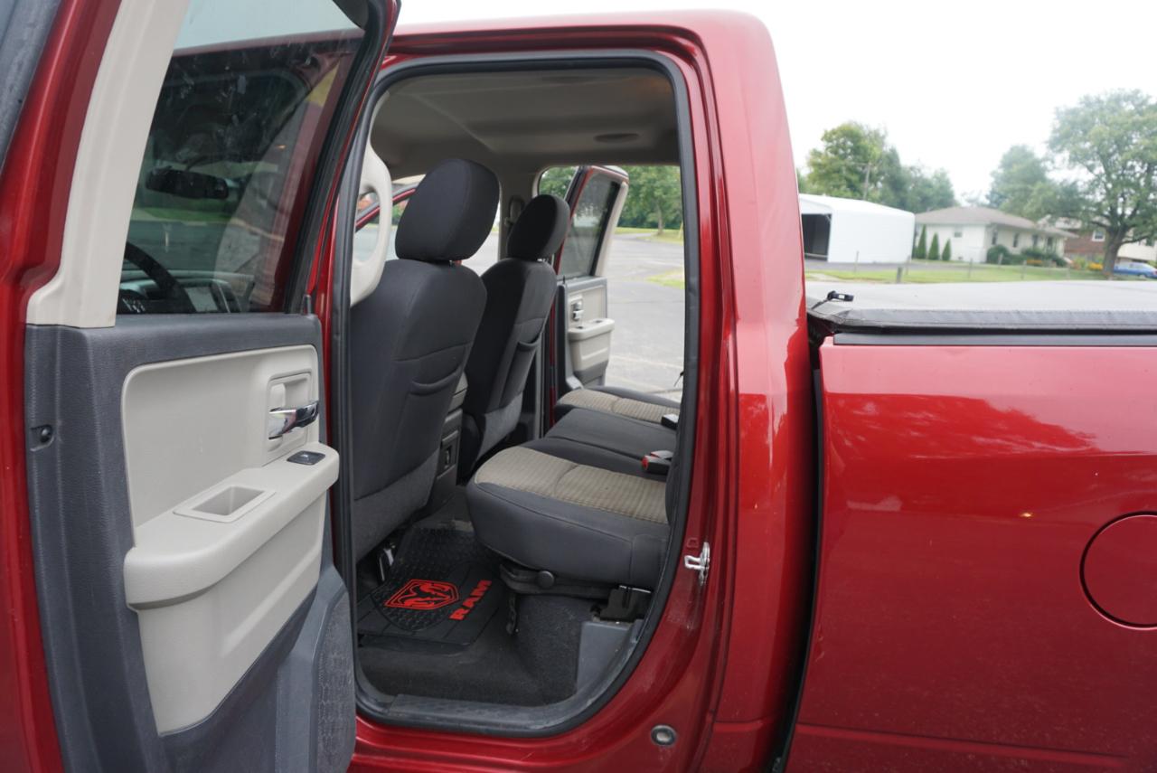 Dodge 1500 Big Horn Crew Cab 4WD 2012