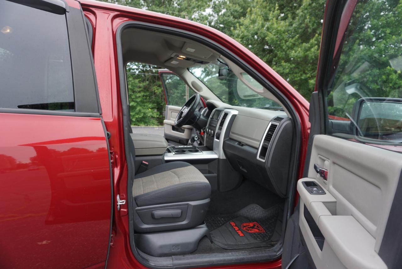 Dodge 1500 Big Horn Crew Cab 4WD 2012