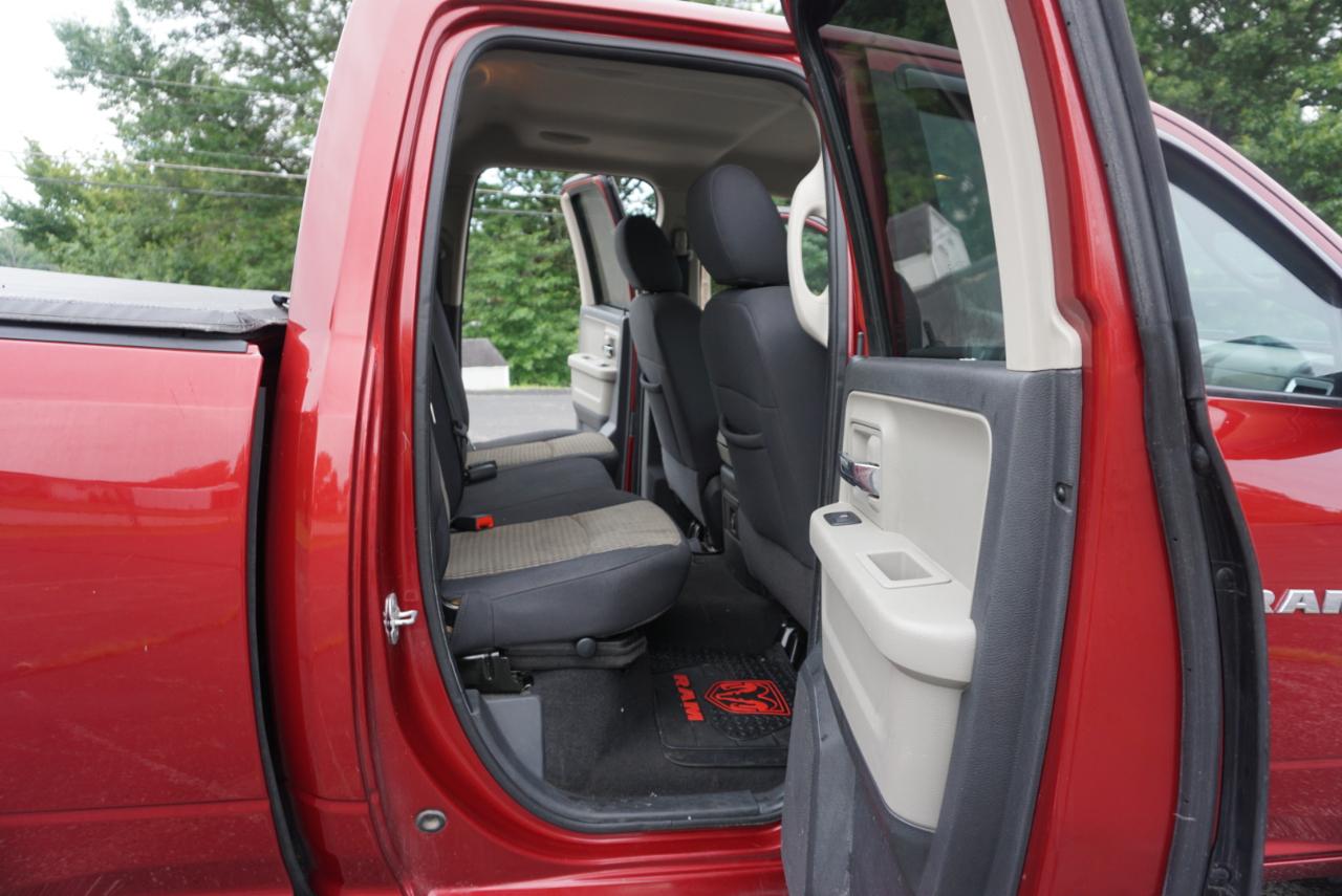Dodge 1500 Big Horn Crew Cab 4WD 2012