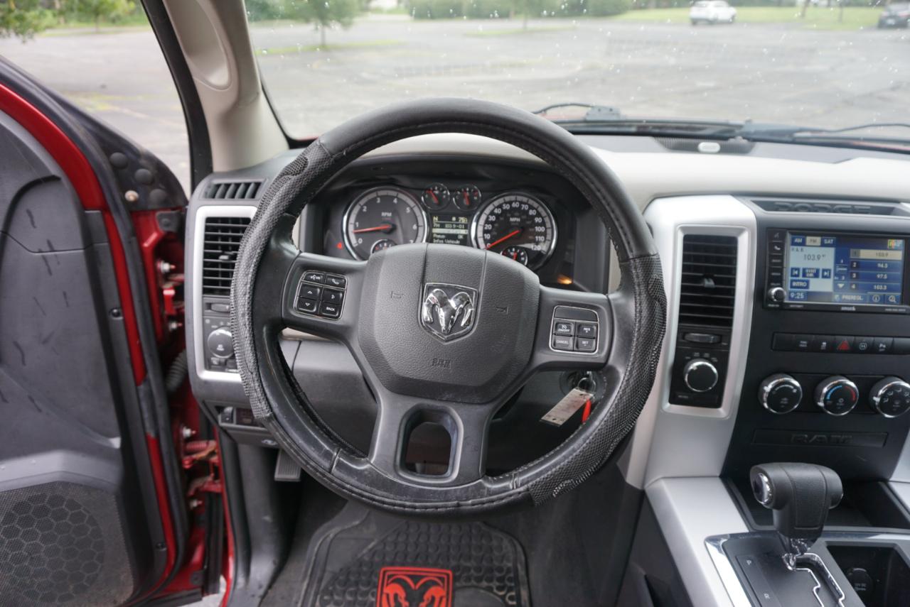 Dodge 1500 Big Horn Crew Cab 4WD 2012