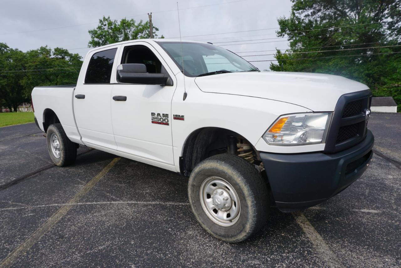 Dodge 2500 Tradesman Crew Cab SWB 4WD 2017