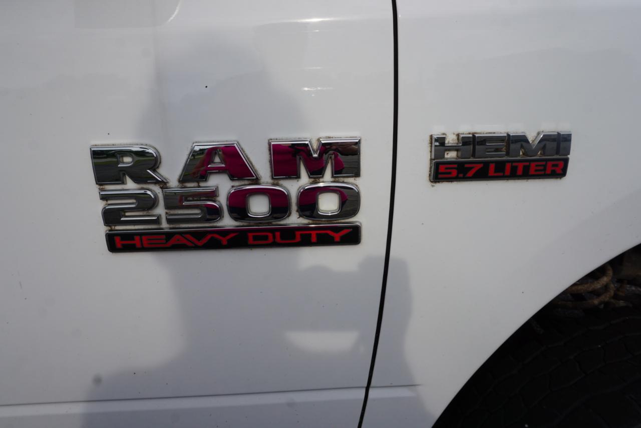 Dodge 2500 Tradesman Crew Cab SWB 4WD 2017
