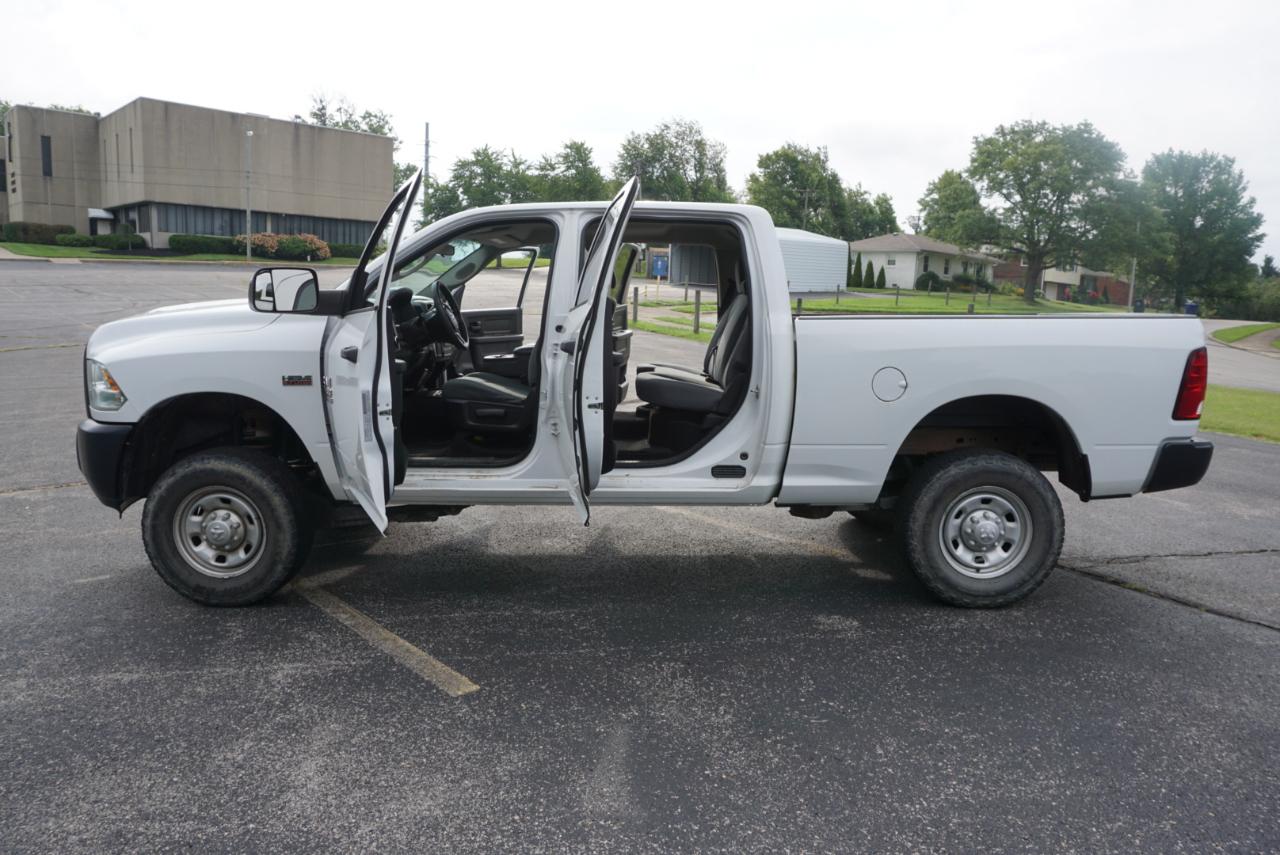 Dodge 2500 Tradesman Crew Cab SWB 4WD 2017