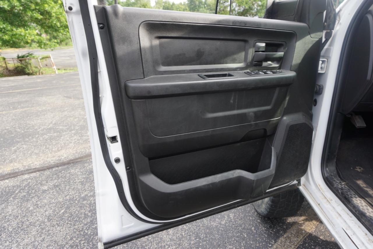 Dodge 2500 Tradesman Crew Cab SWB 4WD 2017