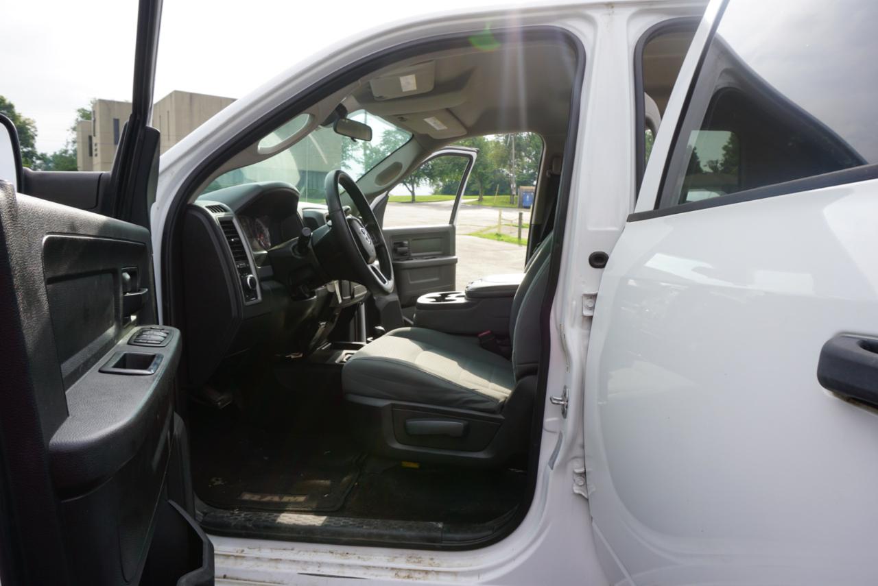 Dodge 2500 Tradesman Crew Cab SWB 4WD 2017
