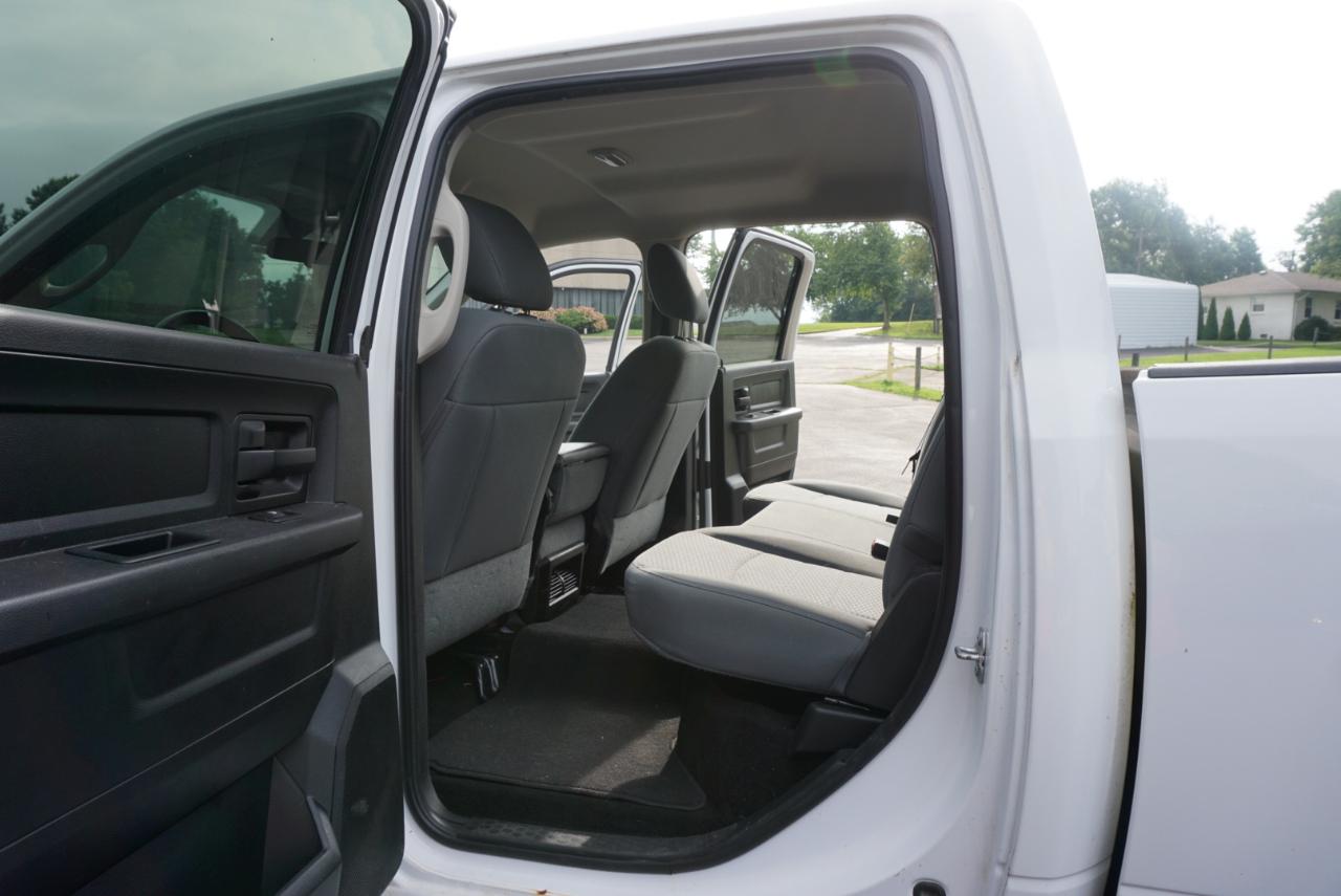 Dodge 2500 Tradesman Crew Cab SWB 4WD 2017