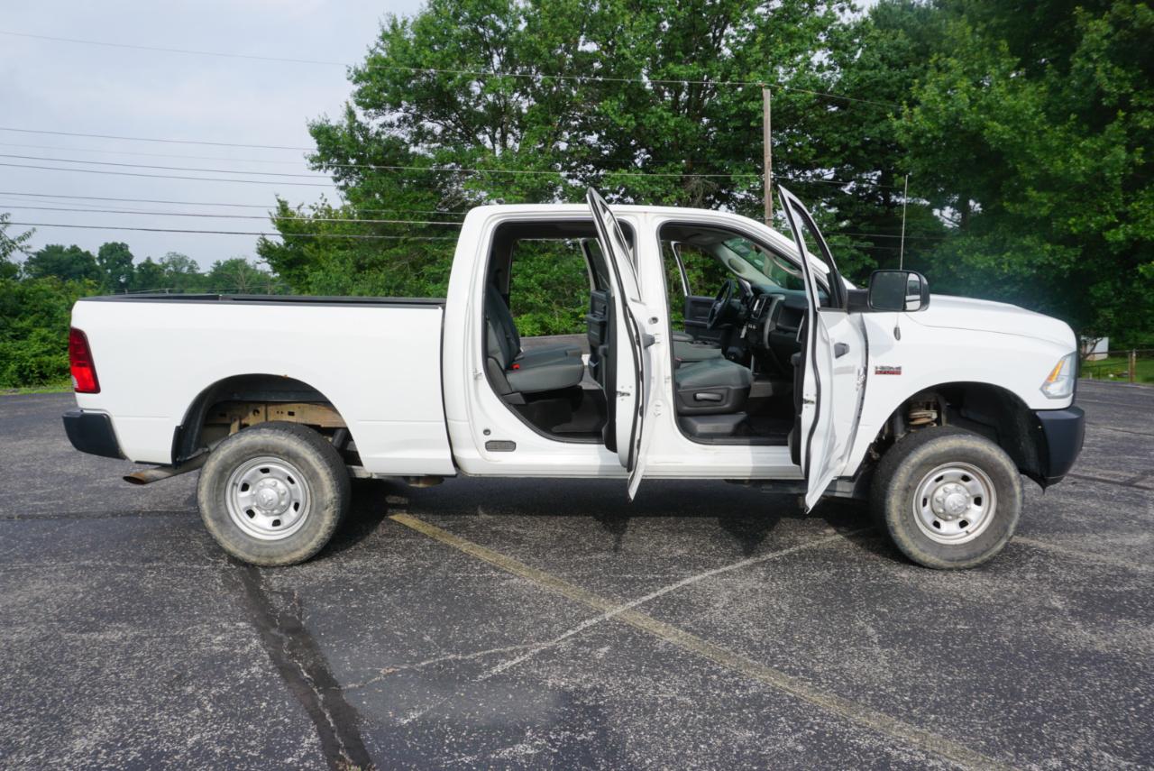 Dodge 2500 Tradesman Crew Cab SWB 4WD 2017