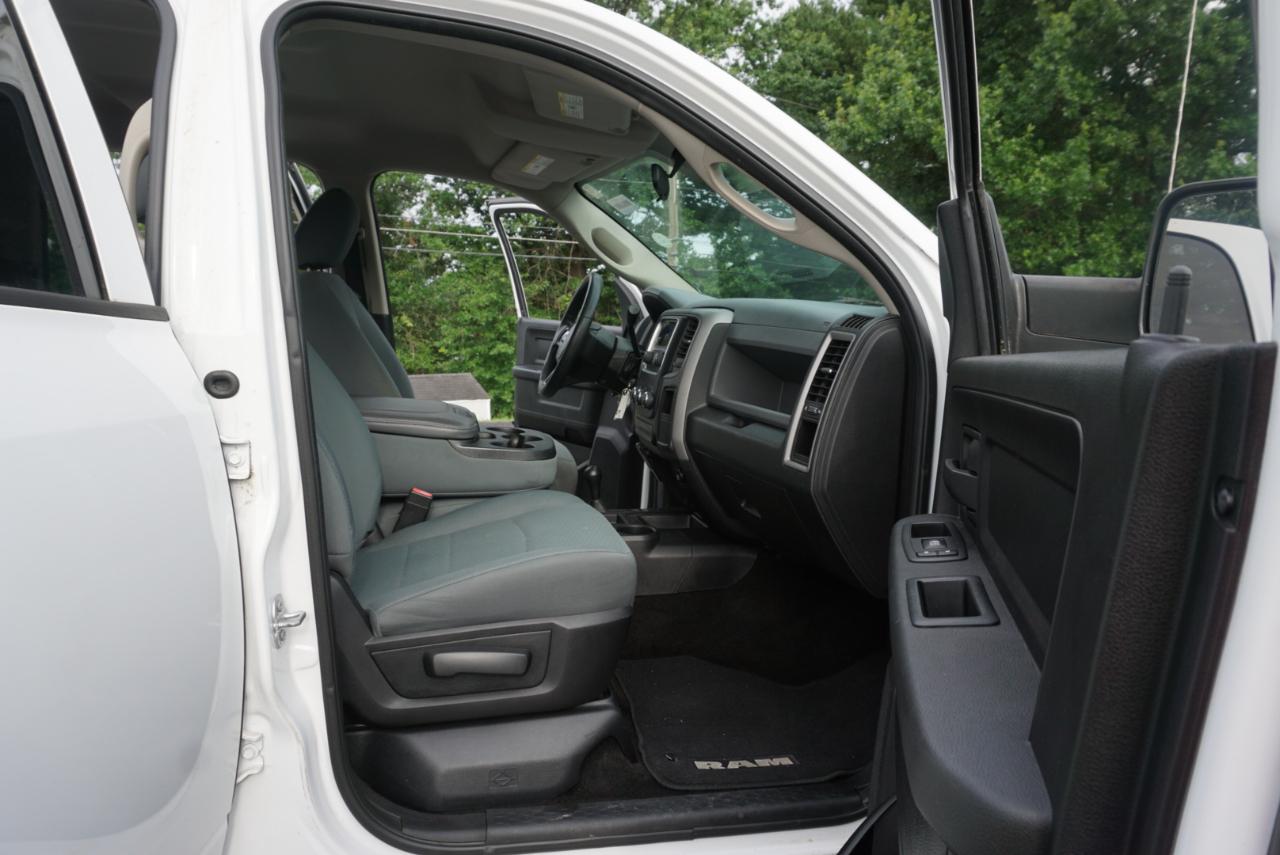 Dodge 2500 Tradesman Crew Cab SWB 4WD 2017