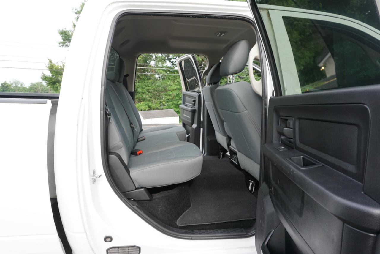 Dodge 2500 Tradesman Crew Cab SWB 4WD 2017