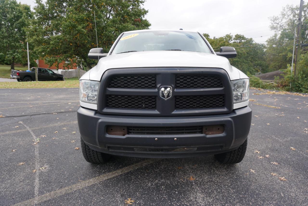 Dodge 2500 Tradesman Crew Cab SWB 4WD 2017