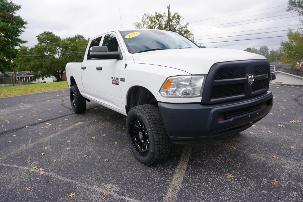 Dodge 2500 Tradesman Crew Cab SWB 4WD 2017
