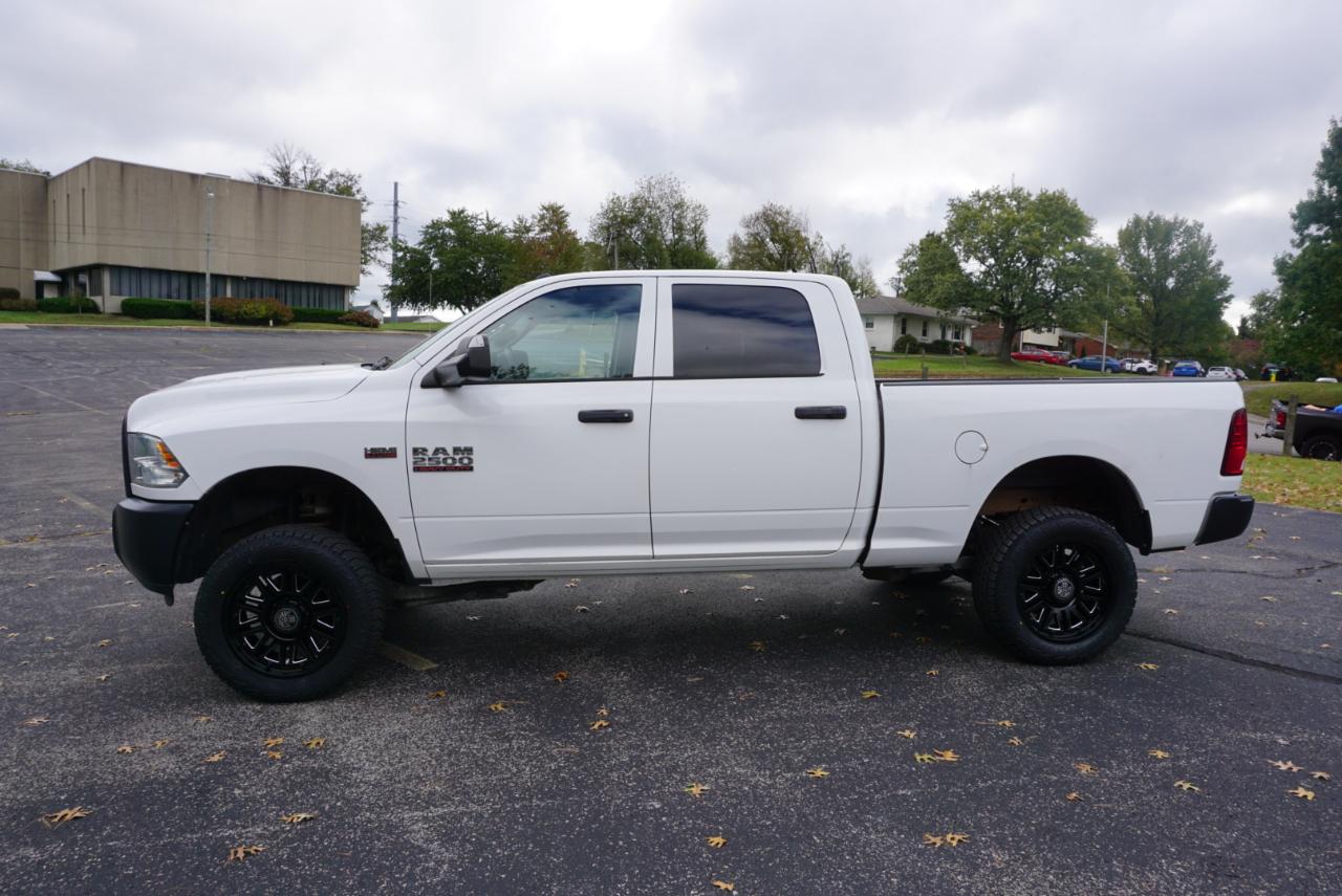 Dodge 2500 Tradesman Crew Cab SWB 4WD 2017