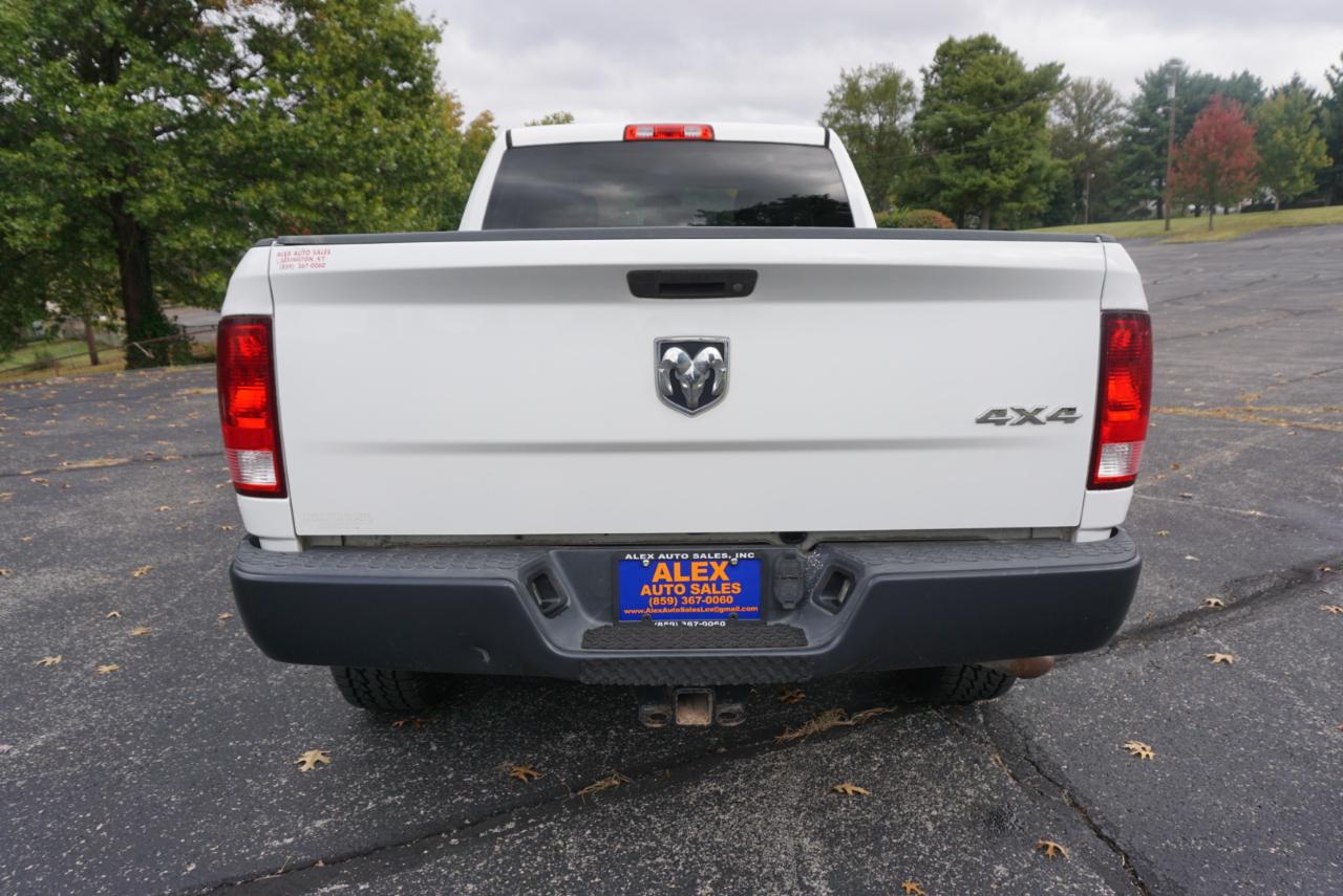 Dodge 2500 Tradesman Crew Cab SWB 4WD 2017