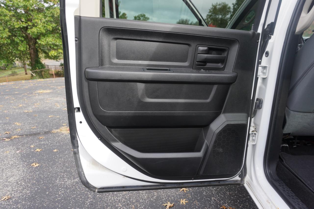 Dodge 2500 Tradesman Crew Cab SWB 4WD 2017