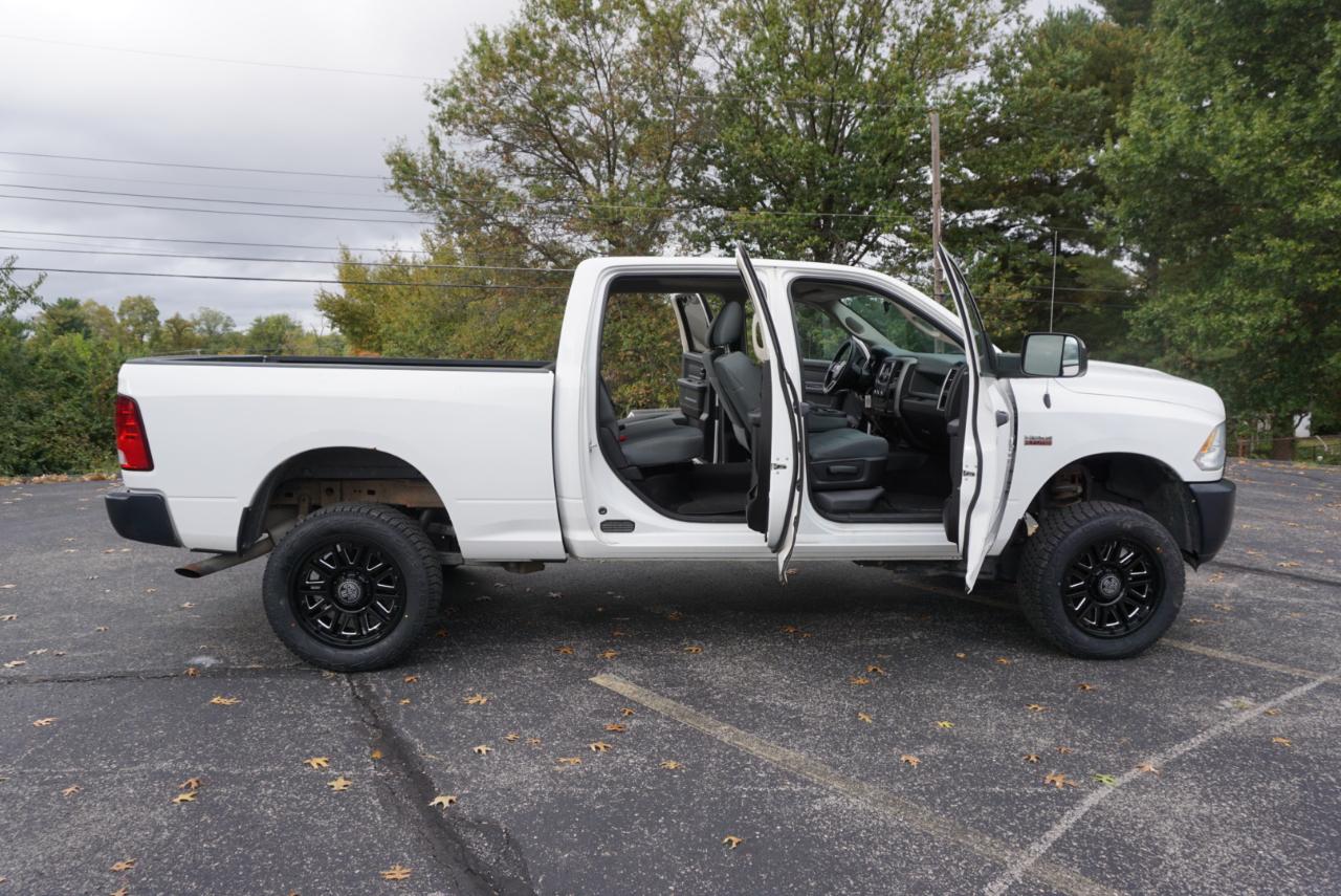 Dodge 2500 Tradesman Crew Cab SWB 4WD 2017