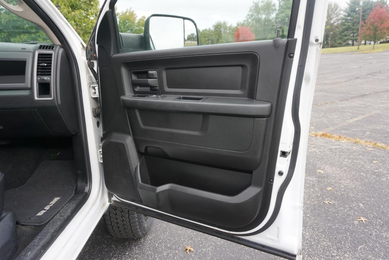 Dodge 2500 Tradesman Crew Cab SWB 4WD 2017