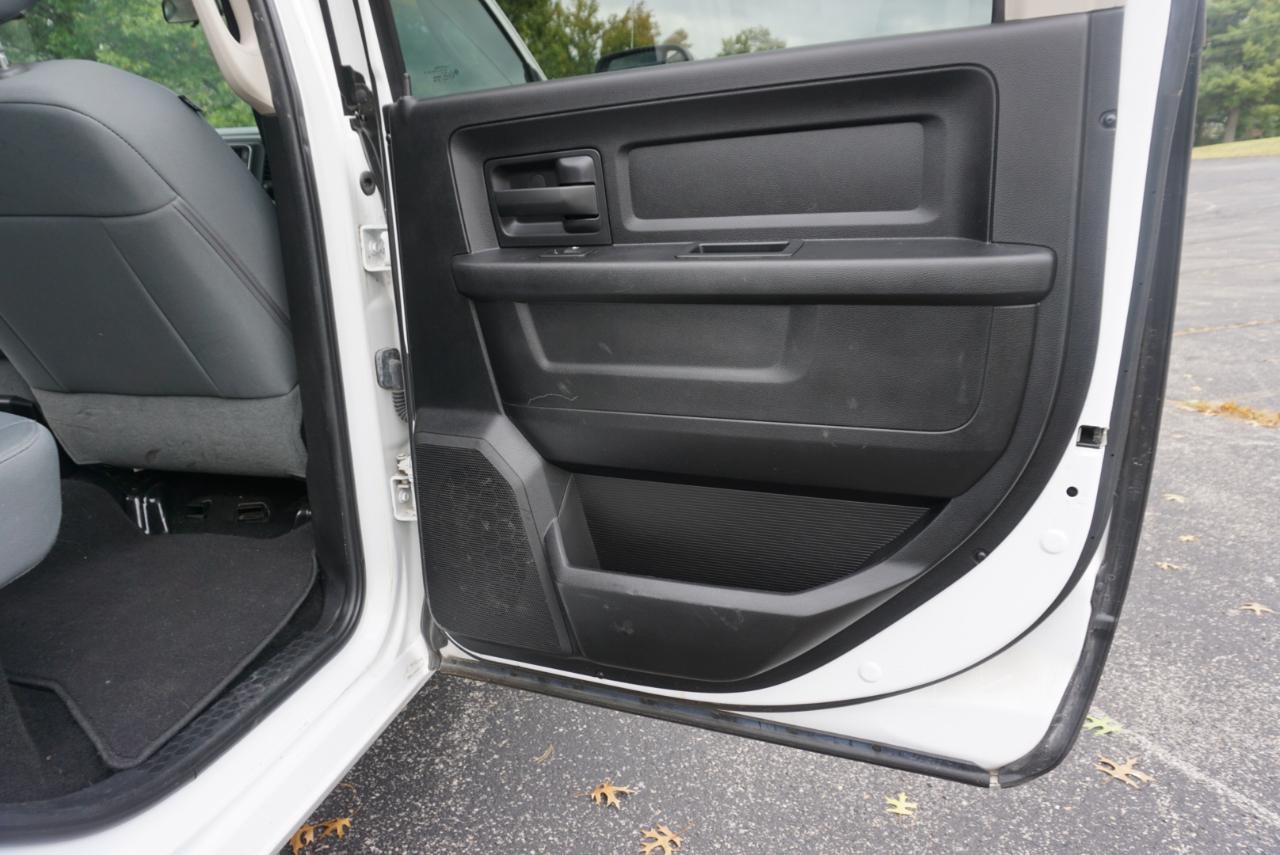 Dodge 2500 Tradesman Crew Cab SWB 4WD 2017