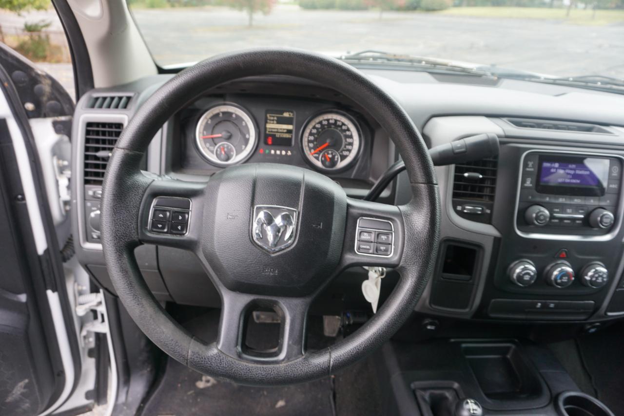 Dodge 2500 Tradesman Crew Cab SWB 4WD 2017