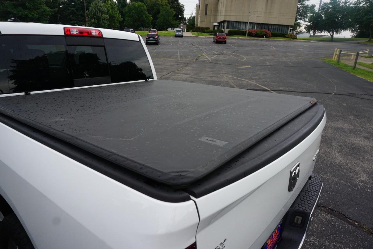 Dodge 1500 Classic SLT 4x4 Quad Cab 6'4" Box 2019