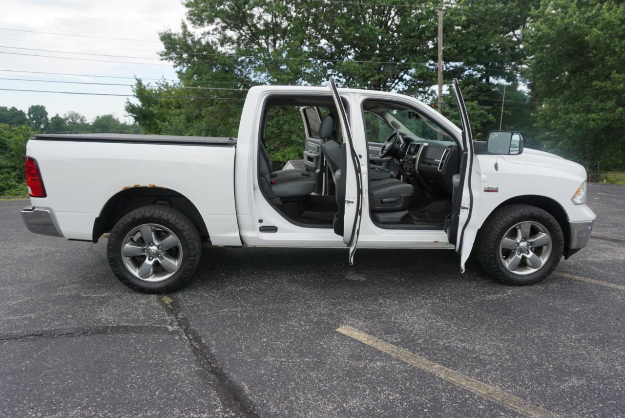 Dodge 1500 Classic SLT 4x4 Quad Cab 6'4" Box 2019