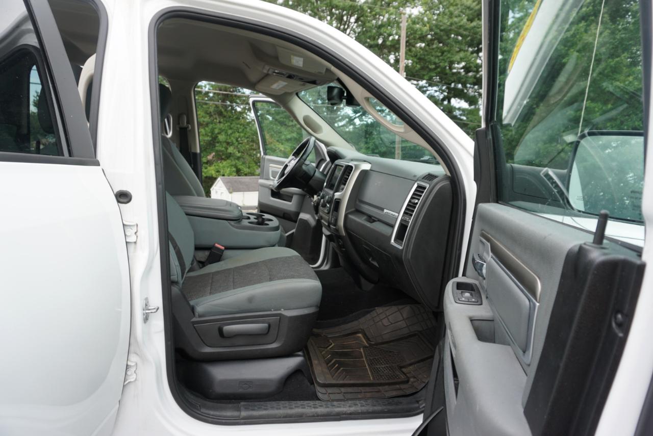 Dodge 1500 Classic SLT 4x4 Quad Cab 6'4" Box 2019