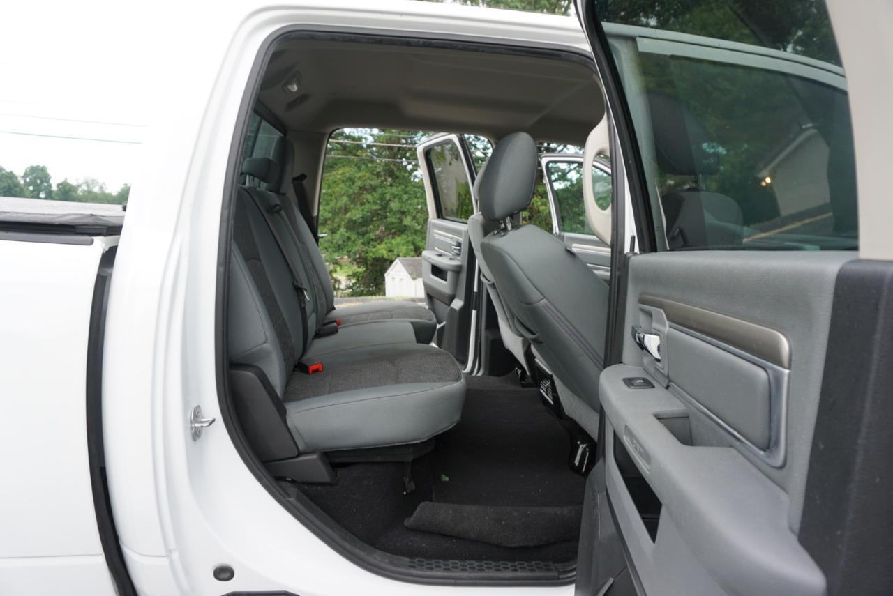 Dodge 1500 Classic SLT 4x4 Quad Cab 6'4" Box 2019