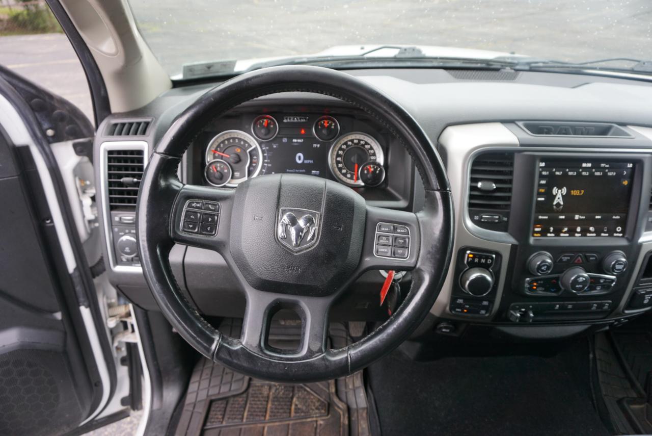 Dodge 1500 Classic SLT 4x4 Quad Cab 6'4" Box 2019