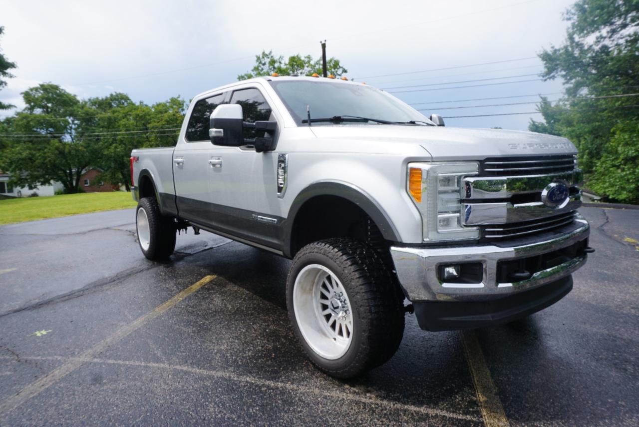 Ford F-250 SD Lariat Crew Cab 4WD 2017