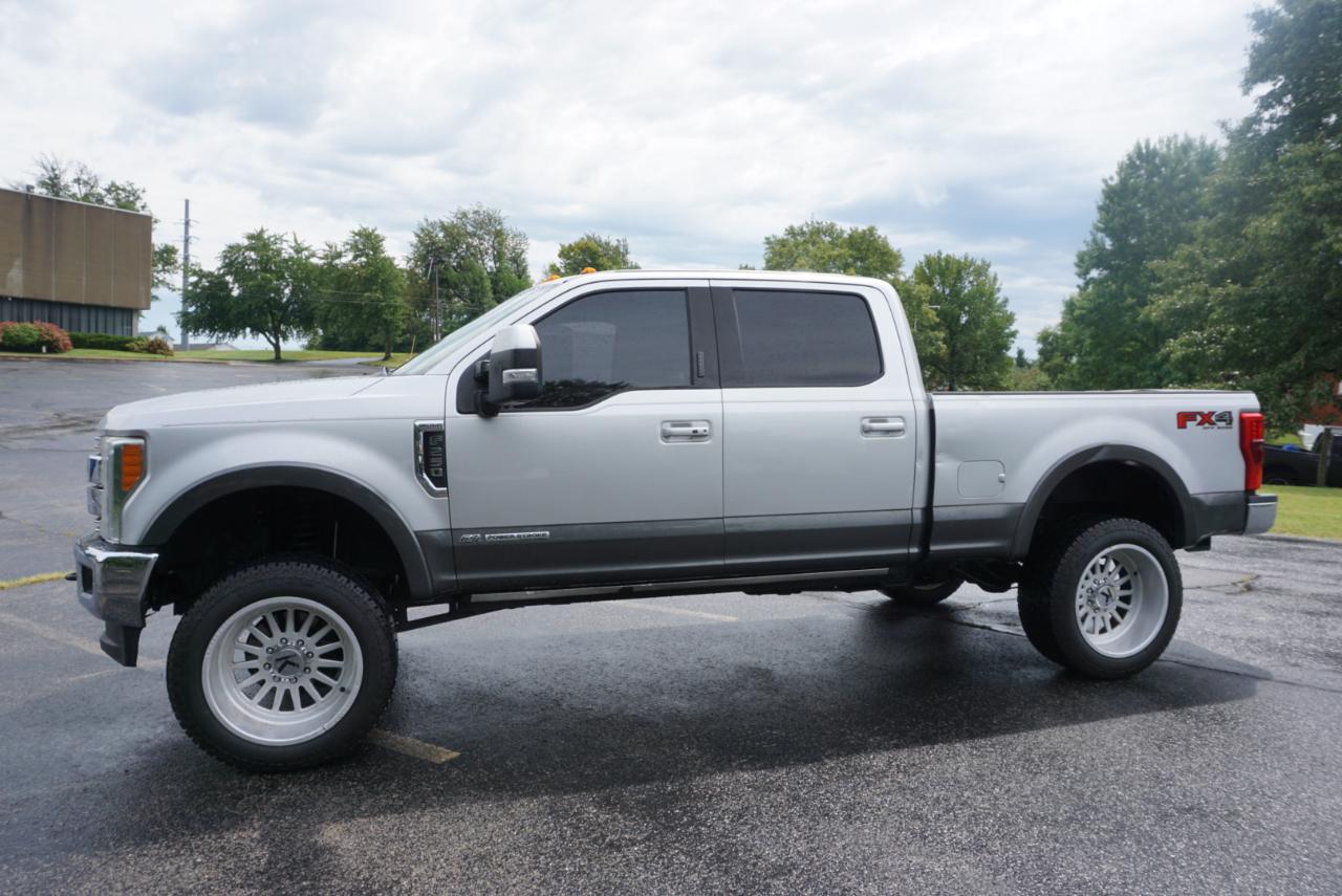 Ford F-250 SD Lariat Crew Cab 4WD 2017