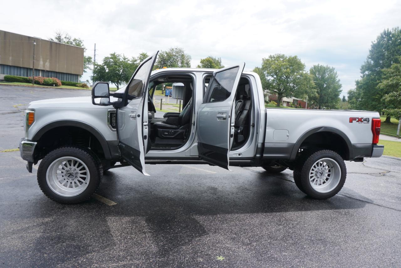 Ford F-250 SD Lariat Crew Cab 4WD 2017
