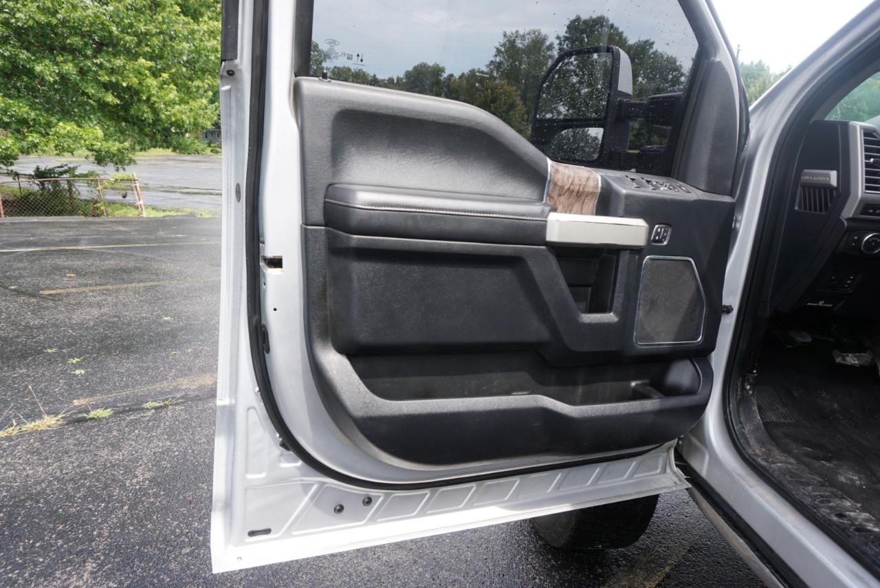 Ford F-250 SD Lariat Crew Cab 4WD 2017