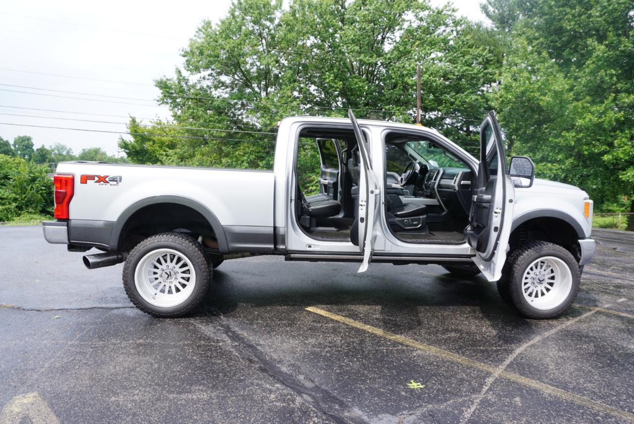 Ford F-250 SD Lariat Crew Cab 4WD 2017