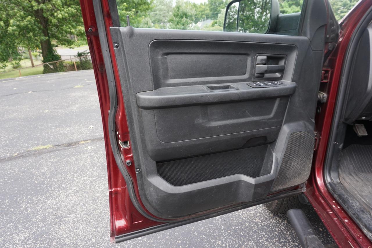 Dodge 3500 Tradesman Crew Cab 4WD DRW 2020