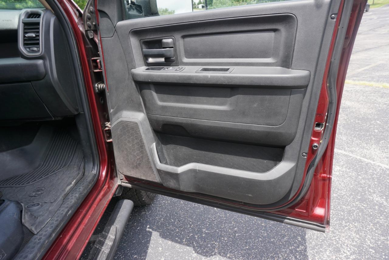 Dodge 3500 Tradesman Crew Cab 4WD DRW 2020