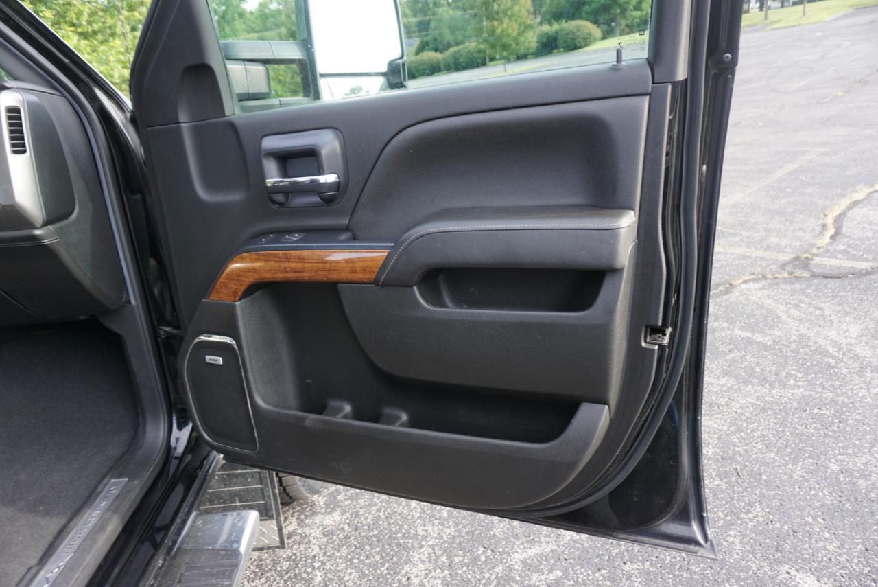 Chevrolet Silverado 2500HD High Country Crew Cab Short Box 4WD 2019