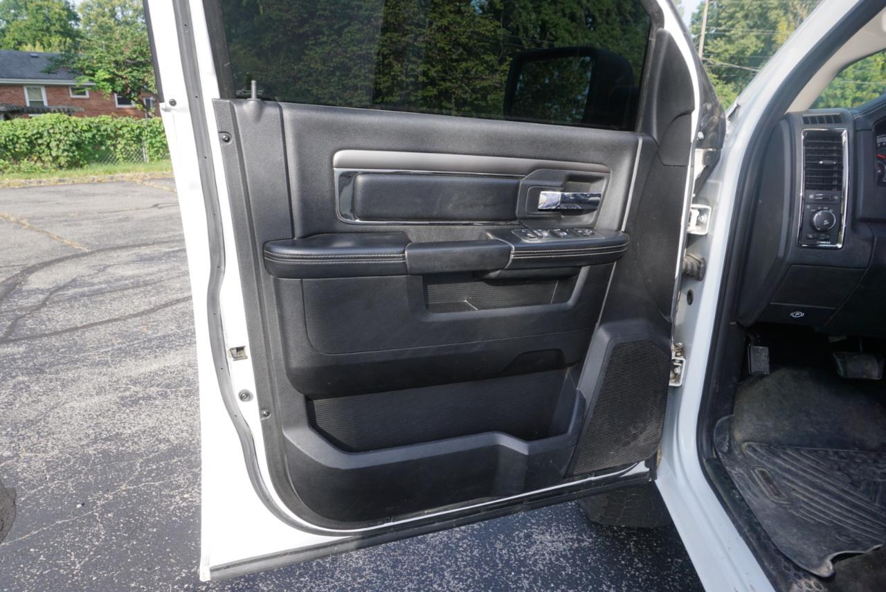 Dodge 1500 Sport Crew Cab SWB 4WD 2013