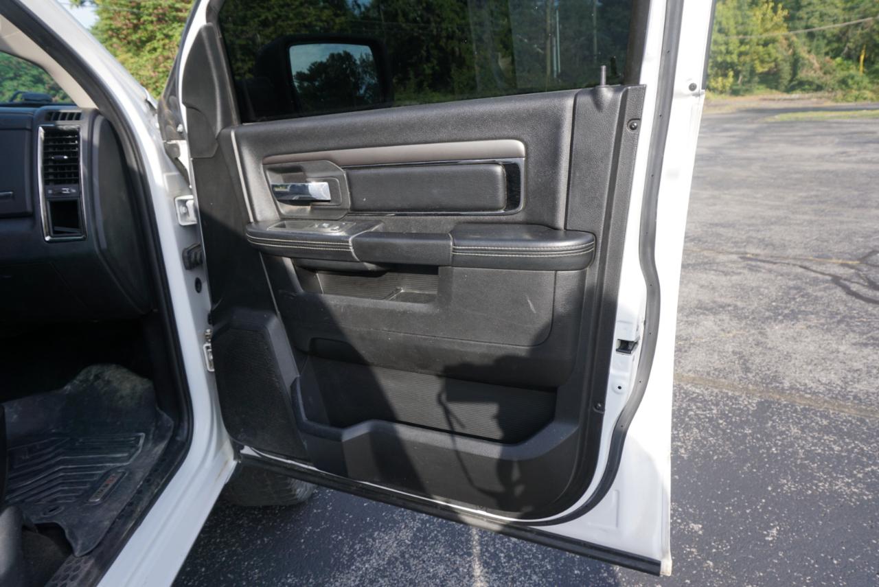 Dodge 1500 Sport Crew Cab SWB 4WD 2013