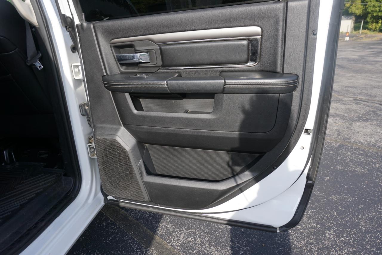 Dodge 1500 Sport Crew Cab SWB 4WD 2013