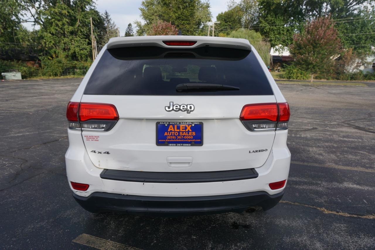 Jeep Grand Cherokee Laredo 4WD 2015