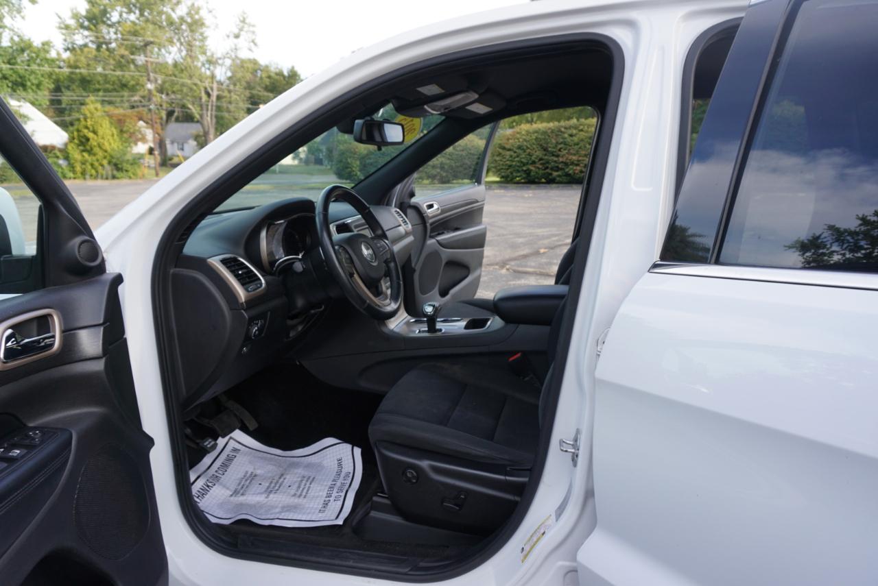 Jeep Grand Cherokee Laredo 4WD 2015