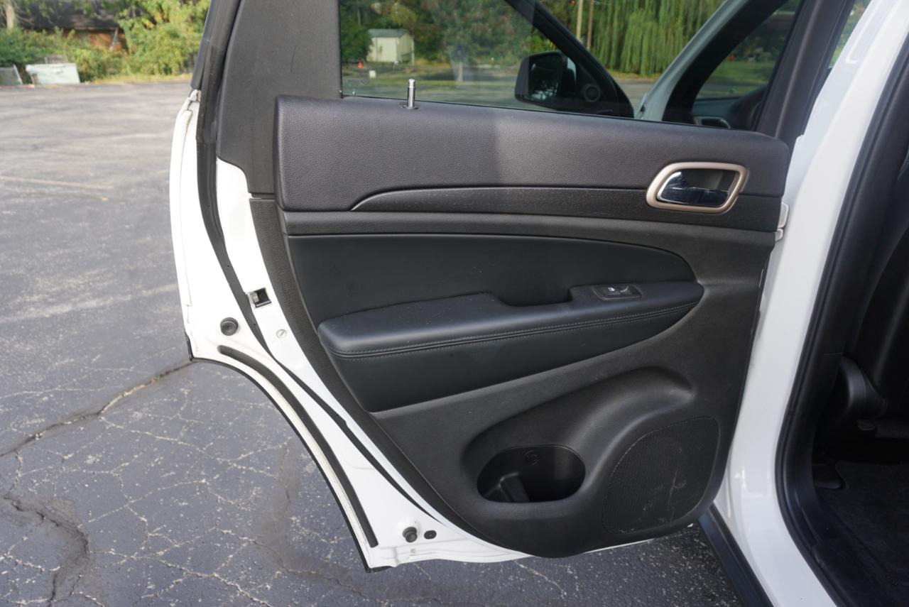 Jeep Grand Cherokee Laredo 4WD 2015