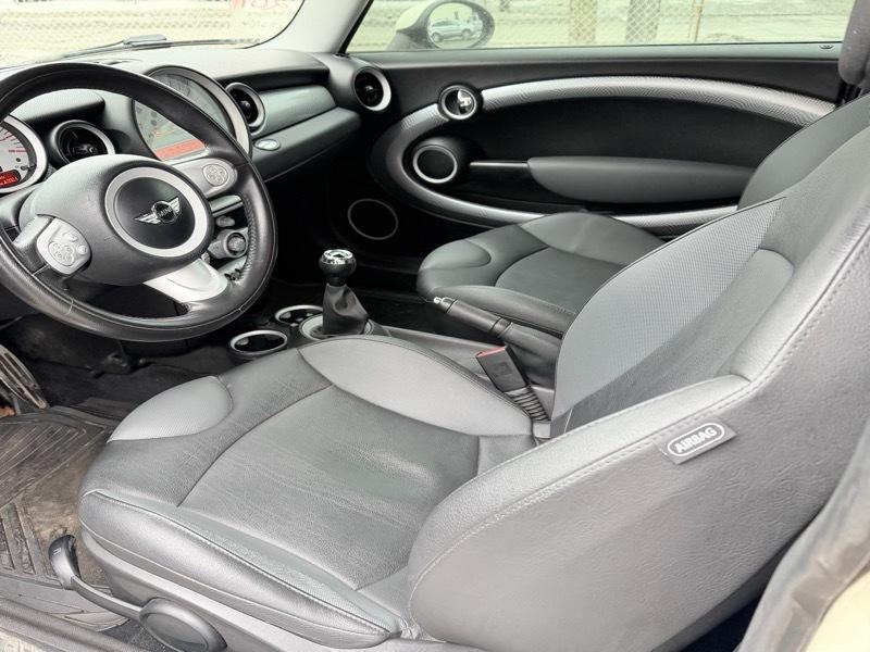 MINI Cooper S 2D Hatchback 2010