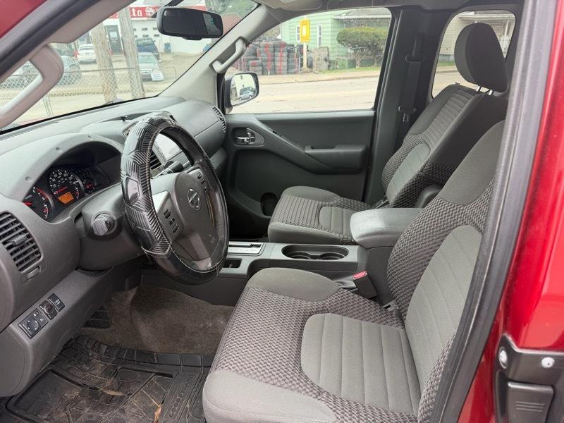 Nissan Frontier 4WD SVE Crew Cab V6 Auto SC LB 2012