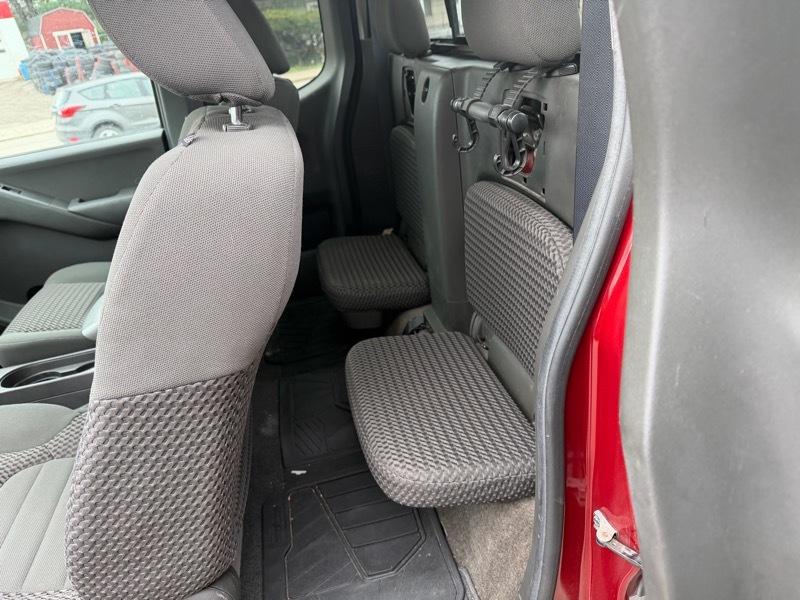 Nissan Frontier 4WD SVE Crew Cab V6 Auto SC LB 2012