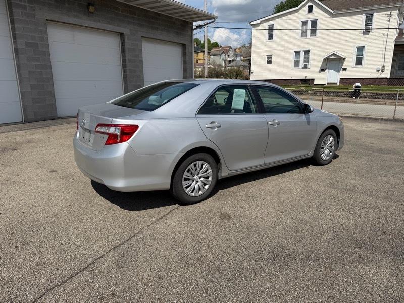 Toyota Camry LE  2012