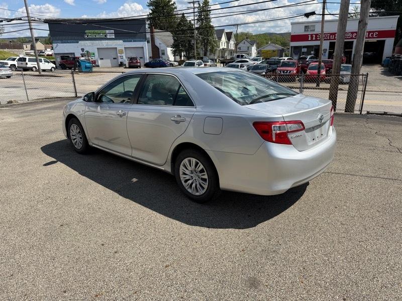 Toyota Camry LE  2012